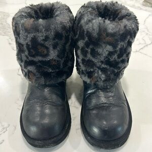 UGG ELLE‎ Animal Print Black Leather Shearling Sheep Skin Winter Boots. Size 5